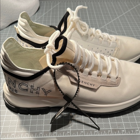 Givenchy Cream and Black Sneakers size 43